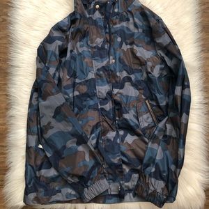 Camouflage windbreaker